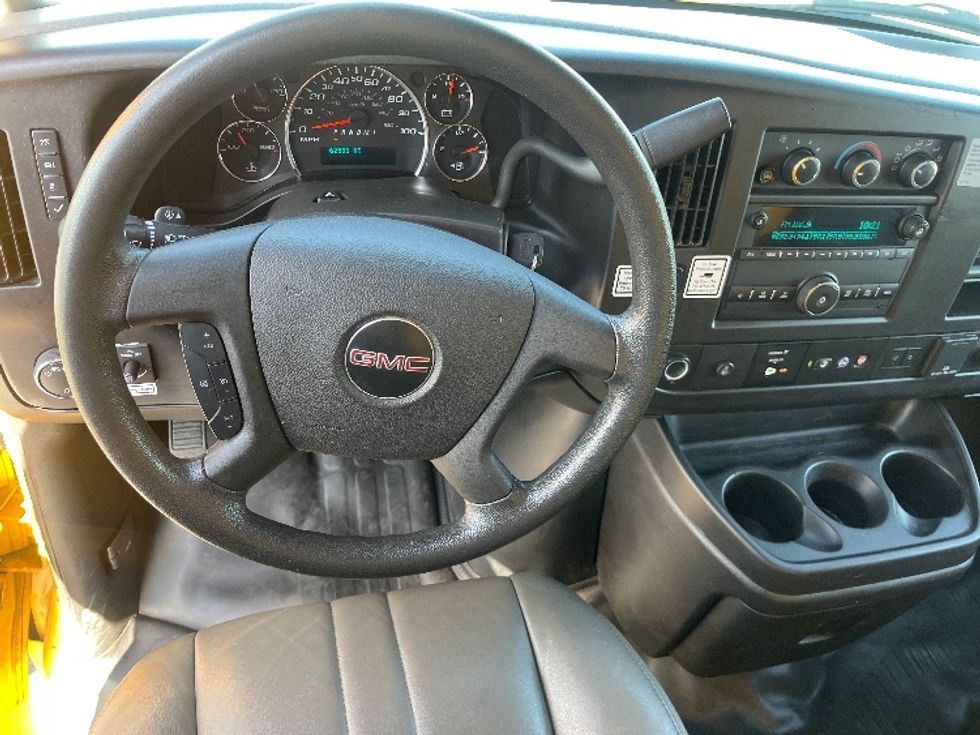 Light Duty Box Truck-Light and Medium Duty Trucks-GMC-2021-Savana G33903-Fresno-CA-62,599\n\t\tmiles-$ 30,500 - Image 15