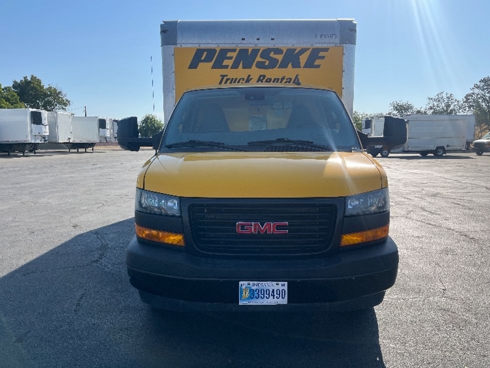 Light Duty Box Truck-Light and Medium Duty Trucks-GMC-2021-Savana G33903-Fresno-CA-62,599\n\t\tmiles-$ 30,500 - Image 2