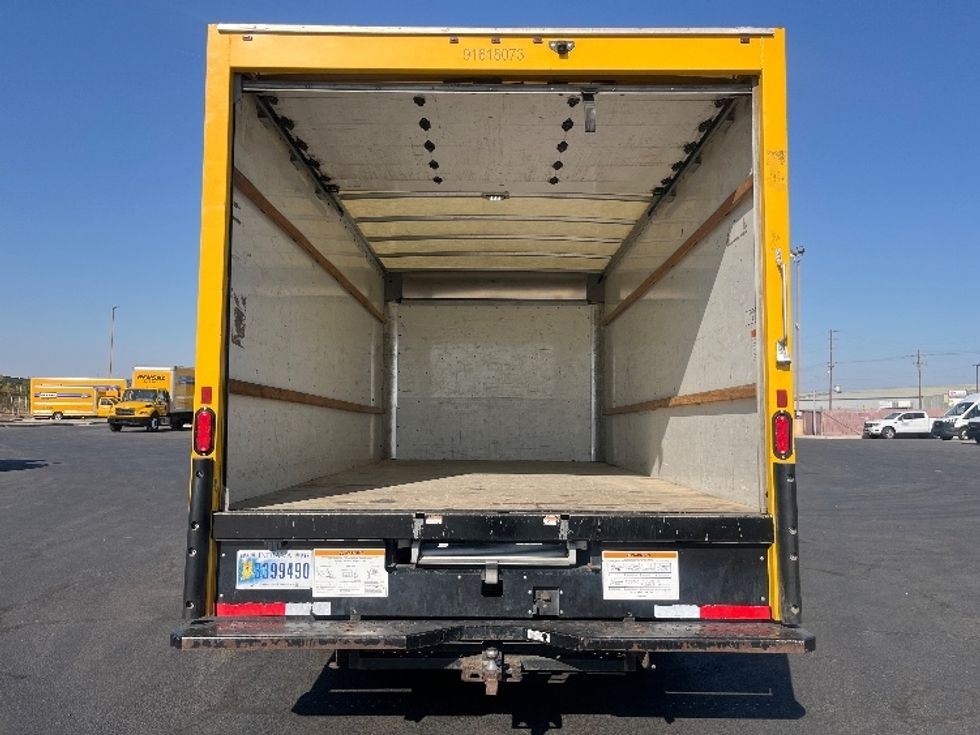 Light Duty Box Truck-Light and Medium Duty Trucks-GMC-2021-Savana G33903-Fresno-CA-62,599\n\t\tmiles-$ 30,500 - Image 7