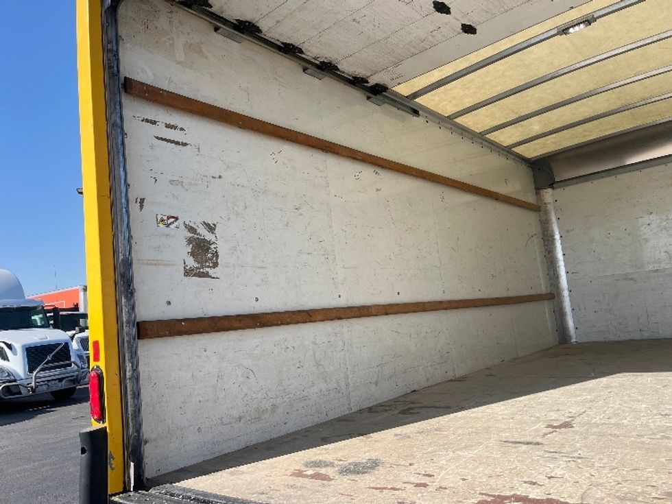 Light Duty Box Truck-Light and Medium Duty Trucks-GMC-2021-Savana G33903-Fresno-CA-62,599\n\t\tmiles-$ 30,500 - Image 9