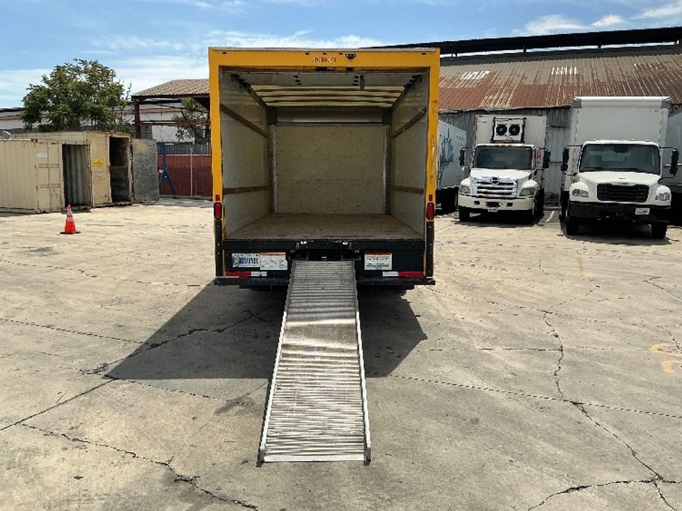 Light Duty Box Truck-Light and Medium Duty Trucks-GMC-2021-Savana G33903-Fresno-CA-62,910\n\t\tmiles-$ 30,500 - Image 9