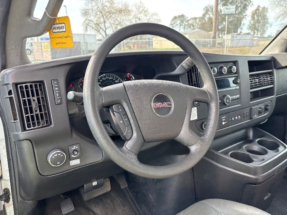 Light Duty Box Truck-Light and Medium Duty Trucks-GMC-2021-Savana G33903-Fresno-CA-65,865\n\t\tmiles-$ 34,750 - Image 15