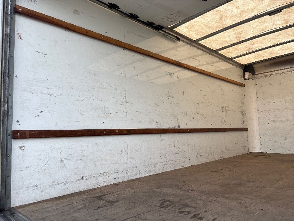 Light Duty Box Truck-Light and Medium Duty Trucks-GMC-2021-Savana G33903-Fresno-CA-65,865\n\t\tmiles-$ 34,750 - Image 9