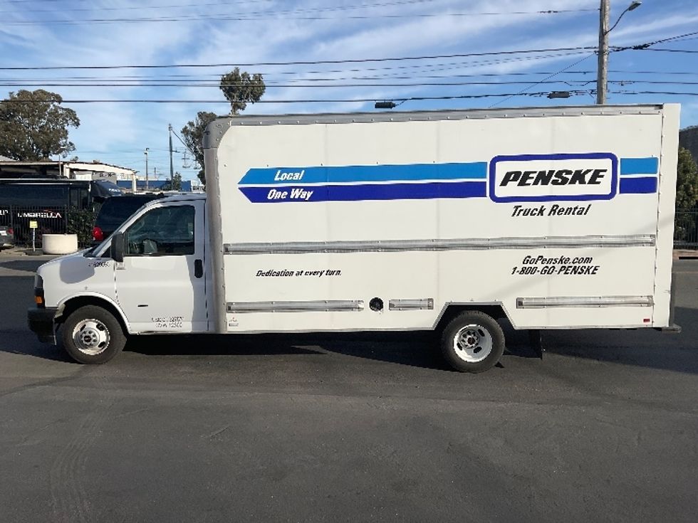 Light Duty Box Truck-Light and Medium Duty Trucks-GMC-2021-Savana G33903-Fresno-CA-66,092\n\t\tmiles-$ 43,000 - Image 4