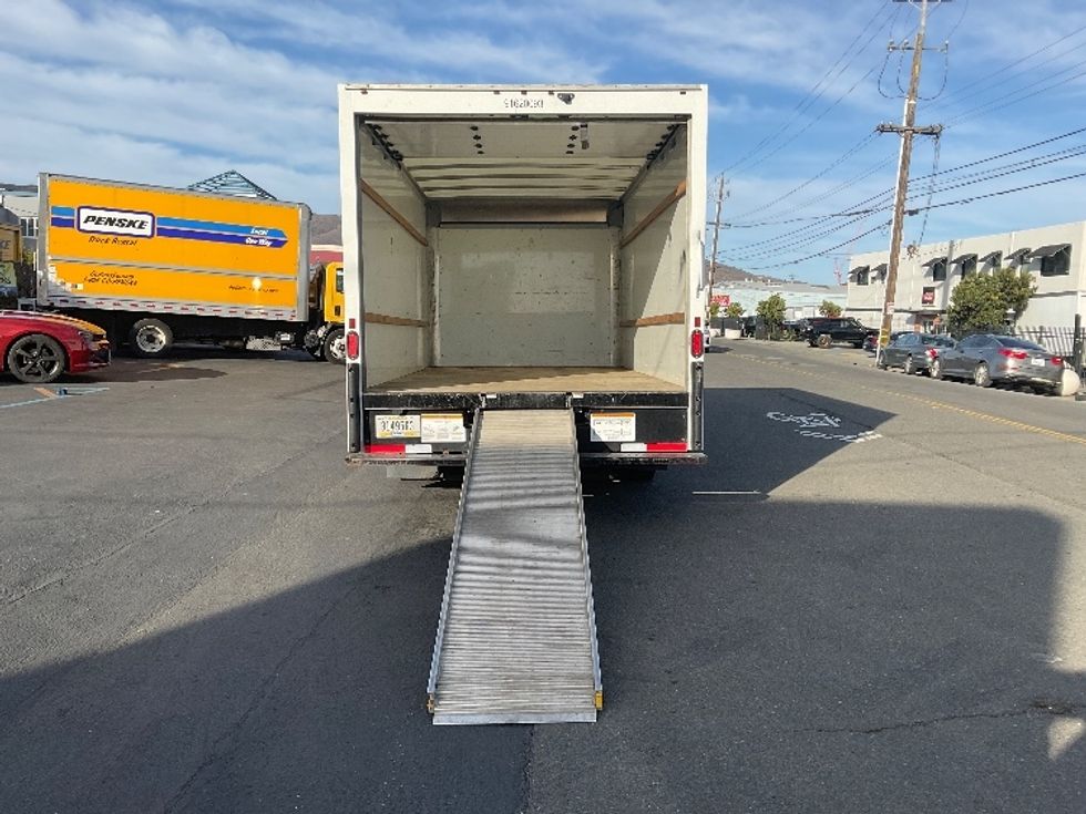 Light Duty Box Truck-Light and Medium Duty Trucks-GMC-2021-Savana G33903-Fresno-CA-66,092\n\t\tmiles-$ 43,000 - Image 9