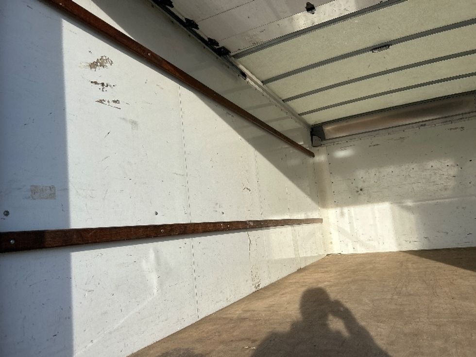 Light Duty Box Truck-Light and Medium Duty Trucks-GMC-2021-Savana G33903-Fresno-CA-74,309\n\t\tmiles-$ 30,750 - Image 11