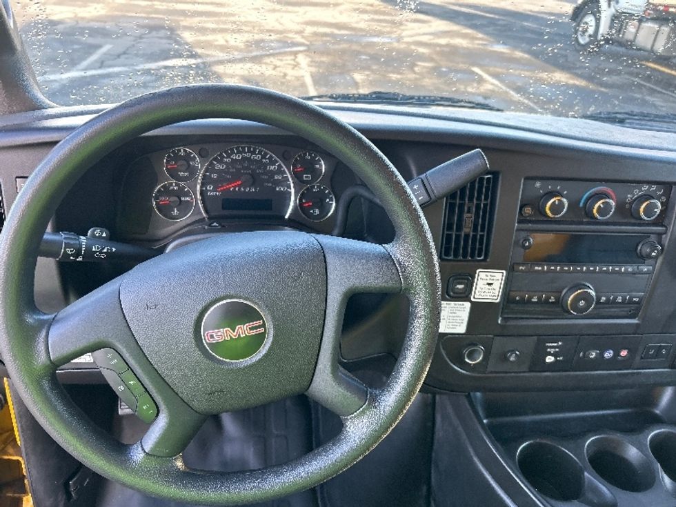 Light Duty Box Truck-Light and Medium Duty Trucks-GMC-2021-Savana G33903-Fresno-CA-74,309\n\t\tmiles-$ 30,750 - Image 18