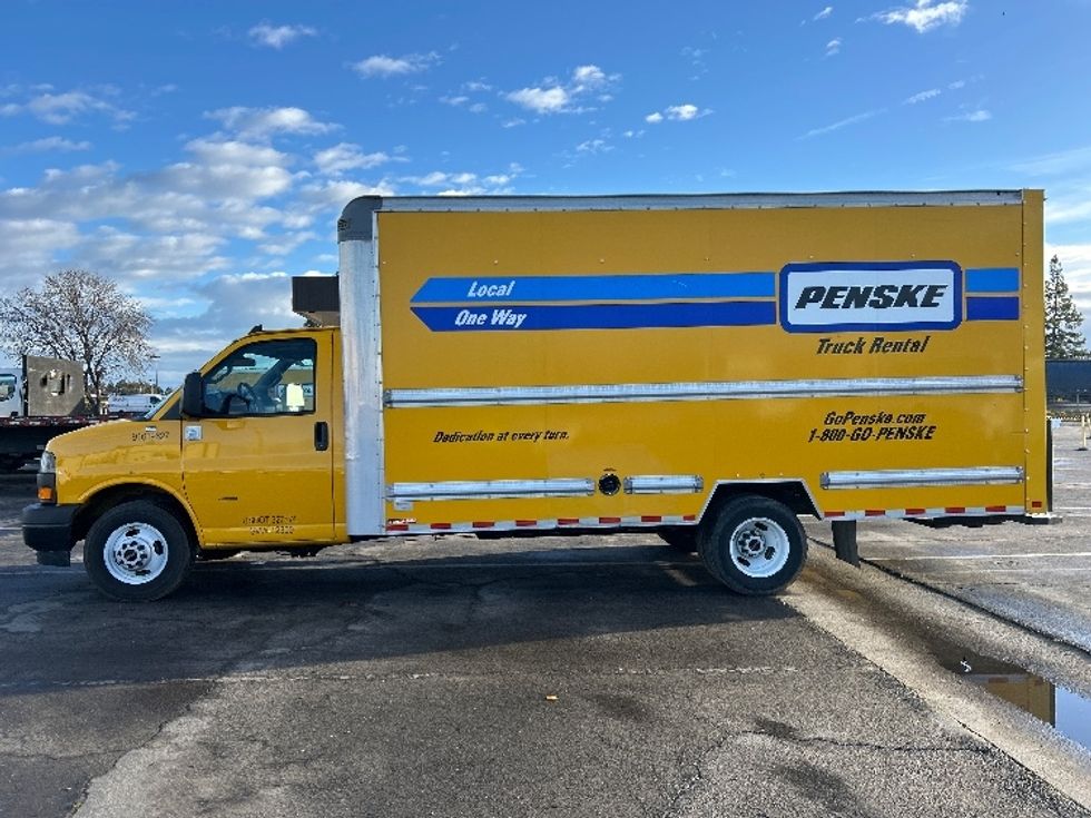 Light Duty Box Truck-Light and Medium Duty Trucks-GMC-2021-Savana G33903-Fresno-CA-74,309\n\t\tmiles-$ 30,750 - Image 4