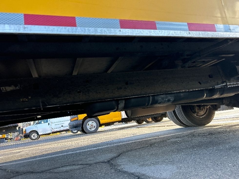 Light Duty Box Truck-Light and Medium Duty Trucks-GMC-2021-Savana G33903-Fresno-CA-74,309\n\t\tmiles-$ 30,750 - Image 5