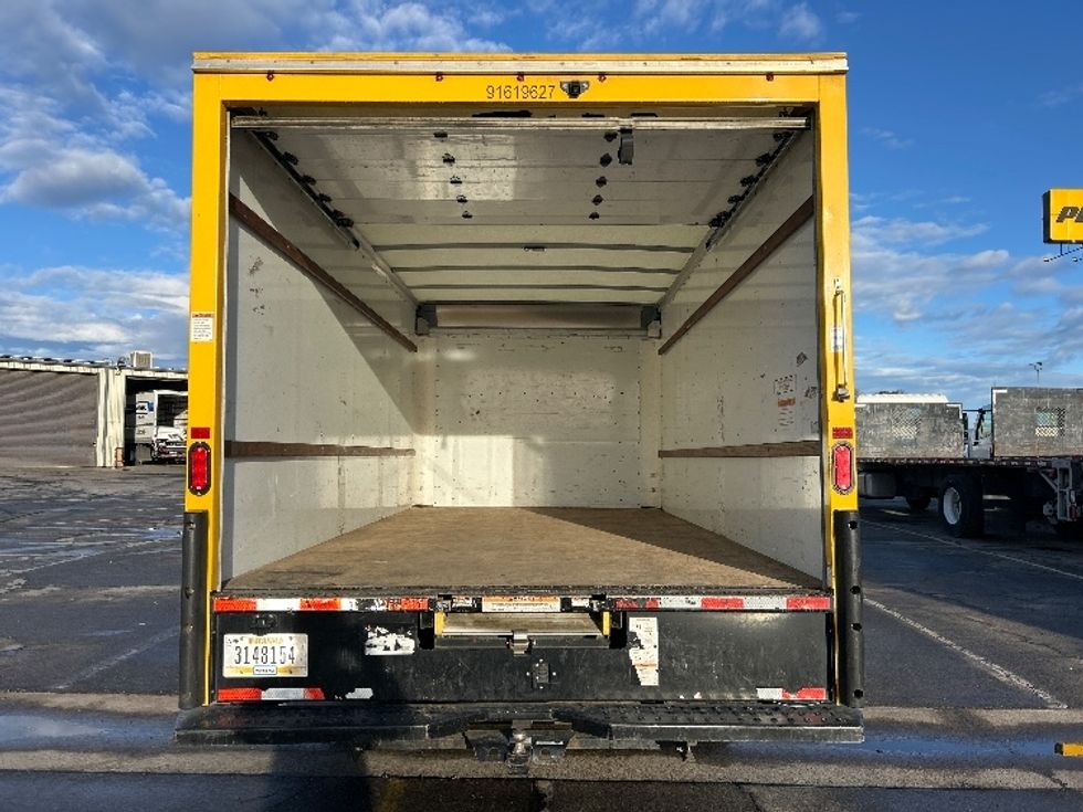 Light Duty Box Truck-Light and Medium Duty Trucks-GMC-2021-Savana G33903-Fresno-CA-74,309\n\t\tmiles-$ 30,750 - Image 8