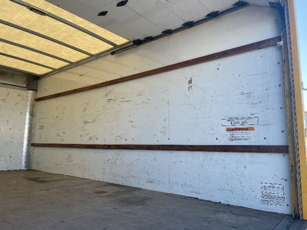 Light Duty Box Truck-Light and Medium Duty Trucks-GMC-2021-Savana G33903-Fresno-CA-78,517\n\t\tmiles-$ 35,750 - Image 10