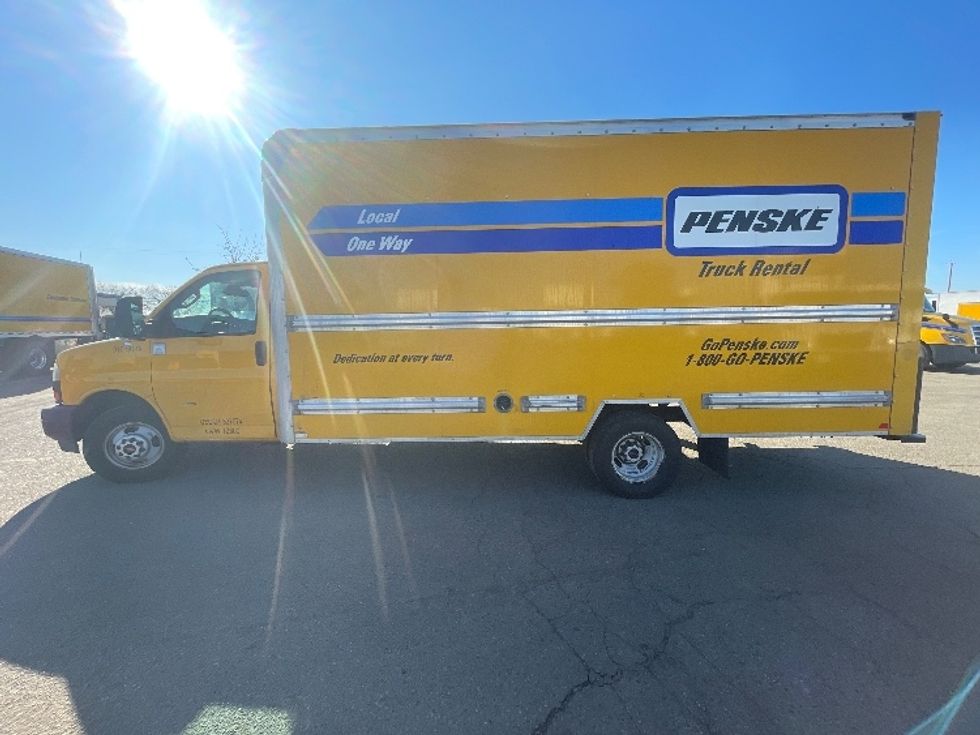 Light Duty Box Truck-Light and Medium Duty Trucks-GMC-2021-Savana G33903-Fresno-CA-78,517\n\t\tmiles-$ 35,750 - Image 4