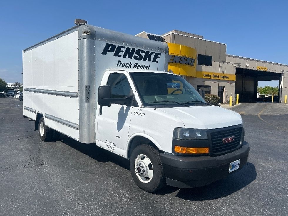 Light Duty Box Truck-Light and Medium Duty Trucks-GMC-2021-Savana G33903-Fresno-CA-84,454\n\t\tmiles-$ 30,750 - Image 1