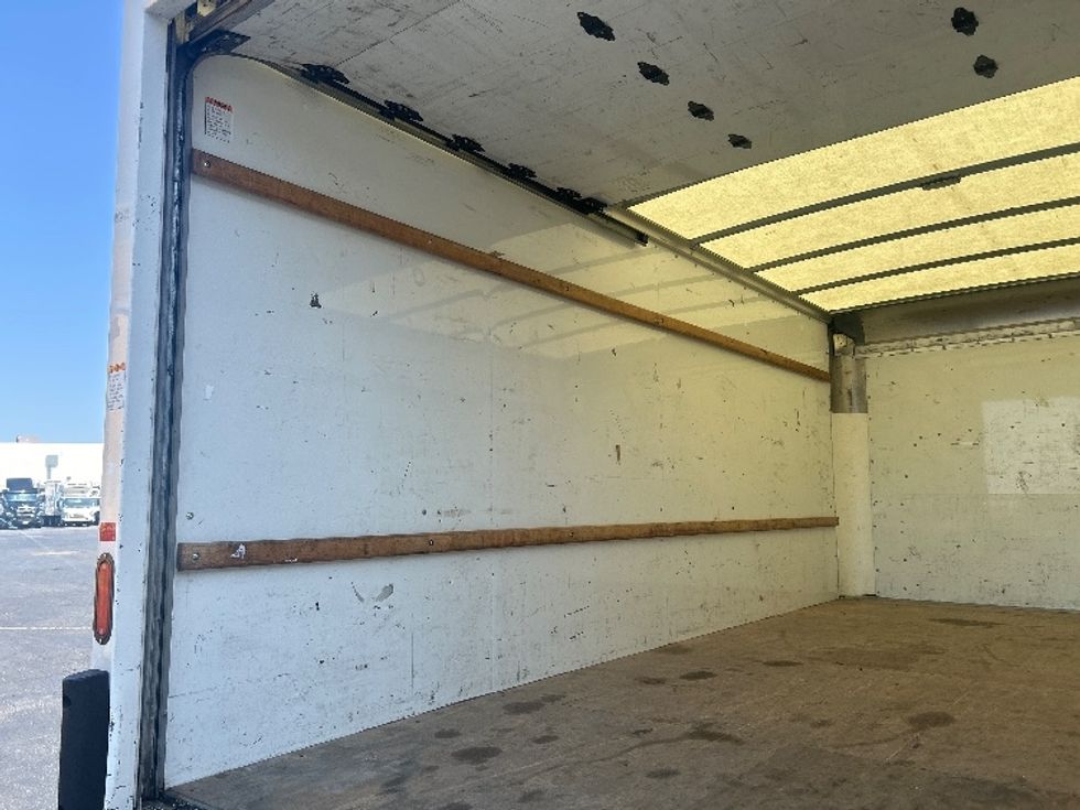 Light Duty Box Truck-Light and Medium Duty Trucks-GMC-2021-Savana G33903-Fresno-CA-84,454\n\t\tmiles-$ 30,750 - Image 10