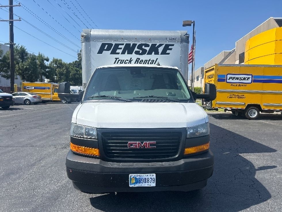 Light Duty Box Truck-Light and Medium Duty Trucks-GMC-2021-Savana G33903-Fresno-CA-84,454\n\t\tmiles-$ 30,750 - Image 2