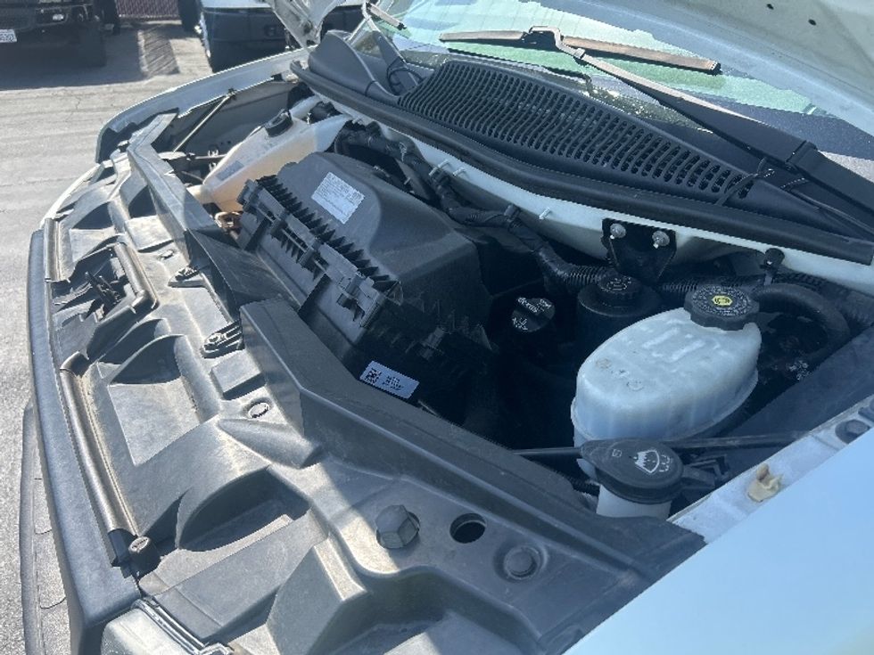 Light Duty Box Truck-Light and Medium Duty Trucks-GMC-2021-Savana G33903-Fresno-CA-84,454\n\t\tmiles-$ 30,750 - Image 23