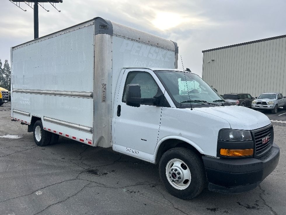 Light Duty Box Truck-Light and Medium Duty Trucks-GMC-2021-Savana G33903-Fresno-CA-86,237\n\t\tmiles-$ 32,250 - Image 1
