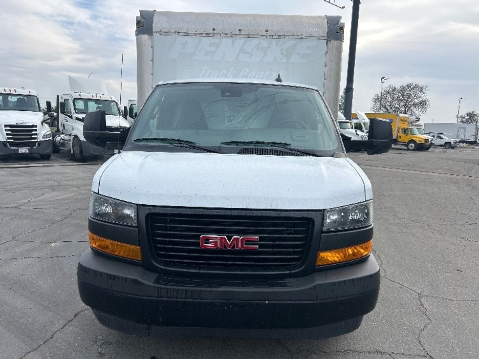 Light Duty Box Truck-Light and Medium Duty Trucks-GMC-2021-Savana G33903-Fresno-CA-86,237\n\t\tmiles-$ 32,250 - Image 2