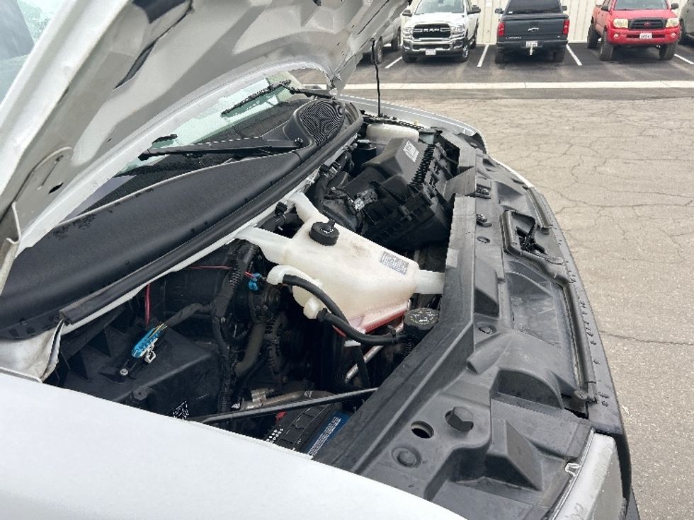 Light Duty Box Truck-Light and Medium Duty Trucks-GMC-2021-Savana G33903-Fresno-CA-86,237\n\t\tmiles-$ 32,250 - Image 24