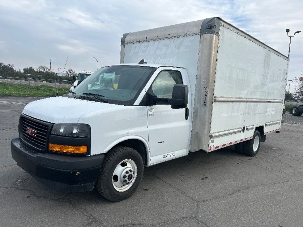Light Duty Box Truck-Light and Medium Duty Trucks-GMC-2021-Savana G33903-Fresno-CA-86,237\n\t\tmiles-$ 32,250 - Image 3