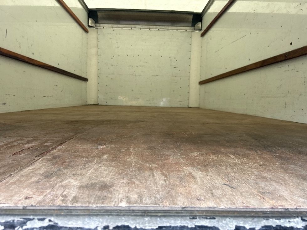 Light Duty Box Truck-Light and Medium Duty Trucks-GMC-2021-Savana G33903-Fresno-CA-86,237\n\t\tmiles-$ 32,250 - Image 8