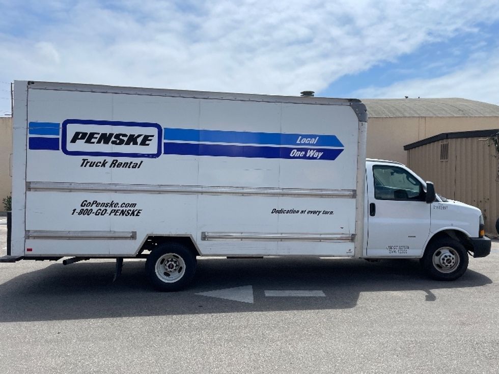Light Duty Box Truck-Light and Medium Duty Trucks-GMC-2021-Savana G33903-Fresno-CA-87,767\n\t\tmiles-$ 28,750 - Image 12