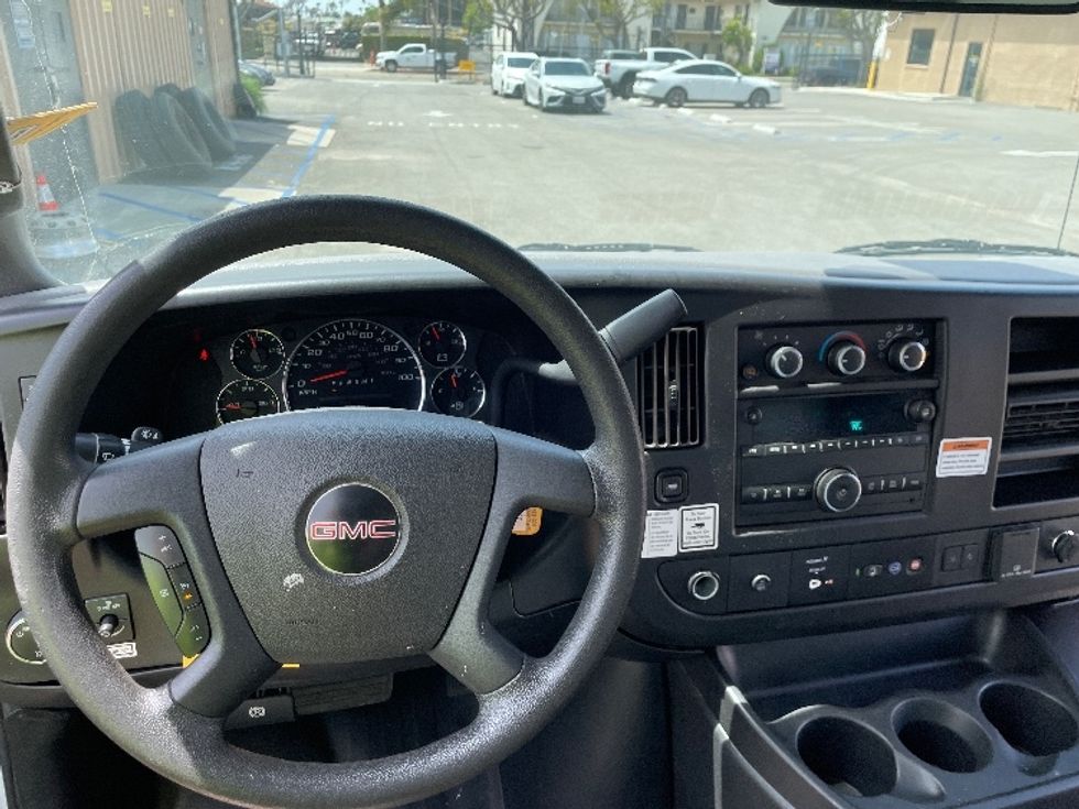 Light Duty Box Truck-Light and Medium Duty Trucks-GMC-2021-Savana G33903-Fresno-CA-87,767\n\t\tmiles-$ 28,750 - Image 15