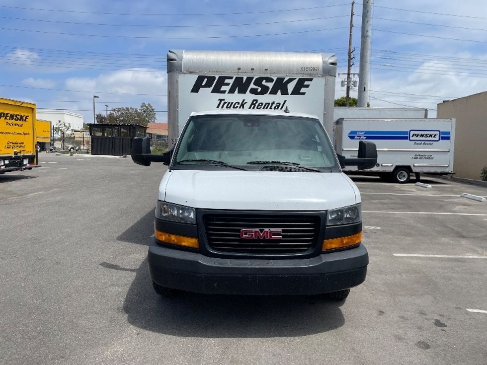Light Duty Box Truck-Light and Medium Duty Trucks-GMC-2021-Savana G33903-Fresno-CA-87,767\n\t\tmiles-$ 28,750 - Image 2