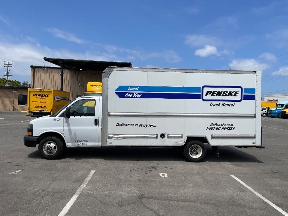 Light Duty Box Truck-Light and Medium Duty Trucks-GMC-2021-Savana G33903-Fresno-CA-87,767\n\t\tmiles-$ 28,750 - Image 4