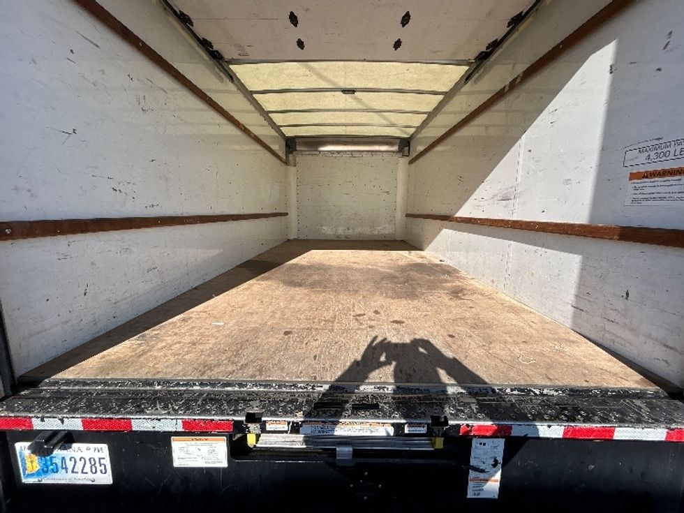 Light Duty Box Truck-Light and Medium Duty Trucks-GMC-2021-Savana G33903-Fresno-CA-90,443\n\t\tmiles-$ 28,750 - Image 10