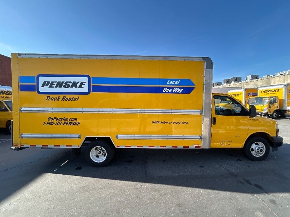 Light Duty Box Truck-Light and Medium Duty Trucks-GMC-2021-Savana G33903-Fresno-CA-90,443\n\t\tmiles-$ 28,750 - Image 15