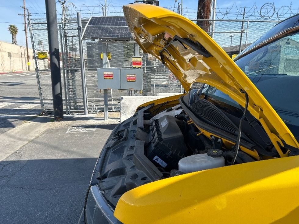 Light Duty Box Truck-Light and Medium Duty Trucks-GMC-2021-Savana G33903-Fresno-CA-90,443\n\t\tmiles-$ 28,750 - Image 24