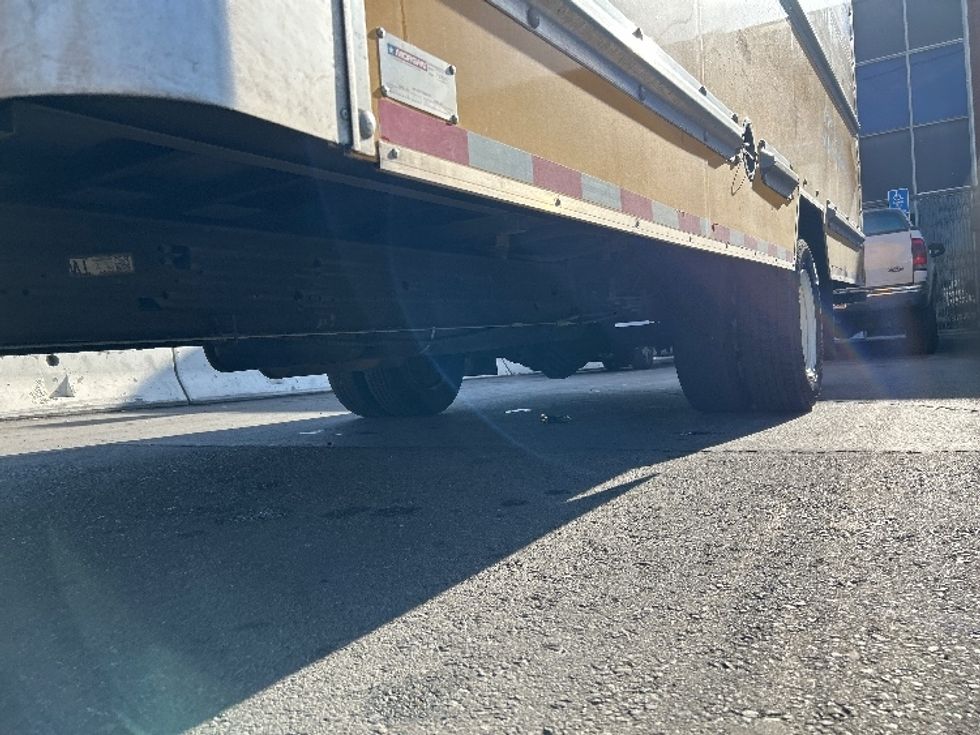 Light Duty Box Truck-Light and Medium Duty Trucks-GMC-2021-Savana G33903-Fresno-CA-90,443\n\t\tmiles-$ 28,750 - Image 5