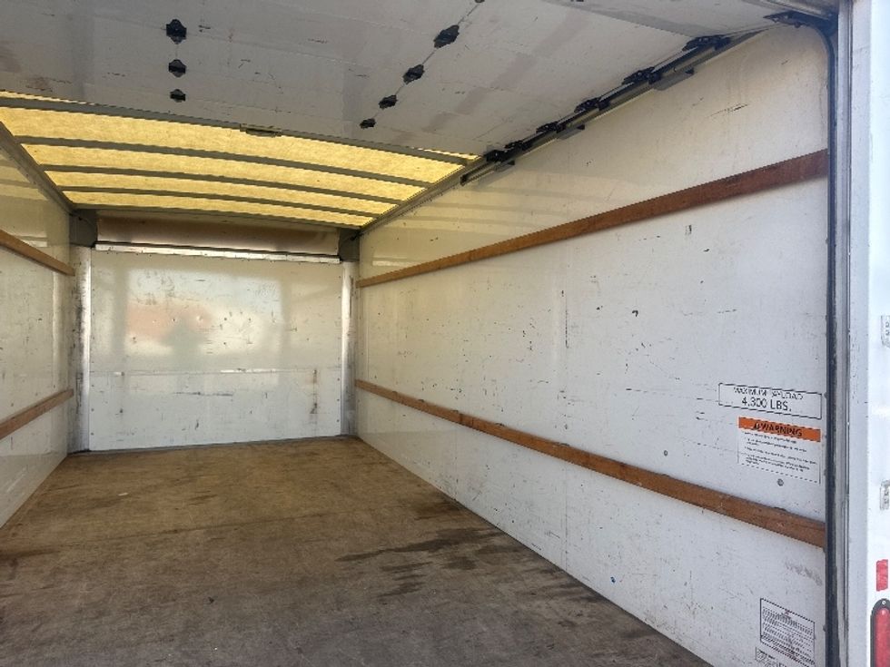 Light Duty Box Truck-Light and Medium Duty Trucks-GMC-2021-Savana G33903-Gahanna-OH-102,435\n\t\tmiles-$ 29,750 - Image 12