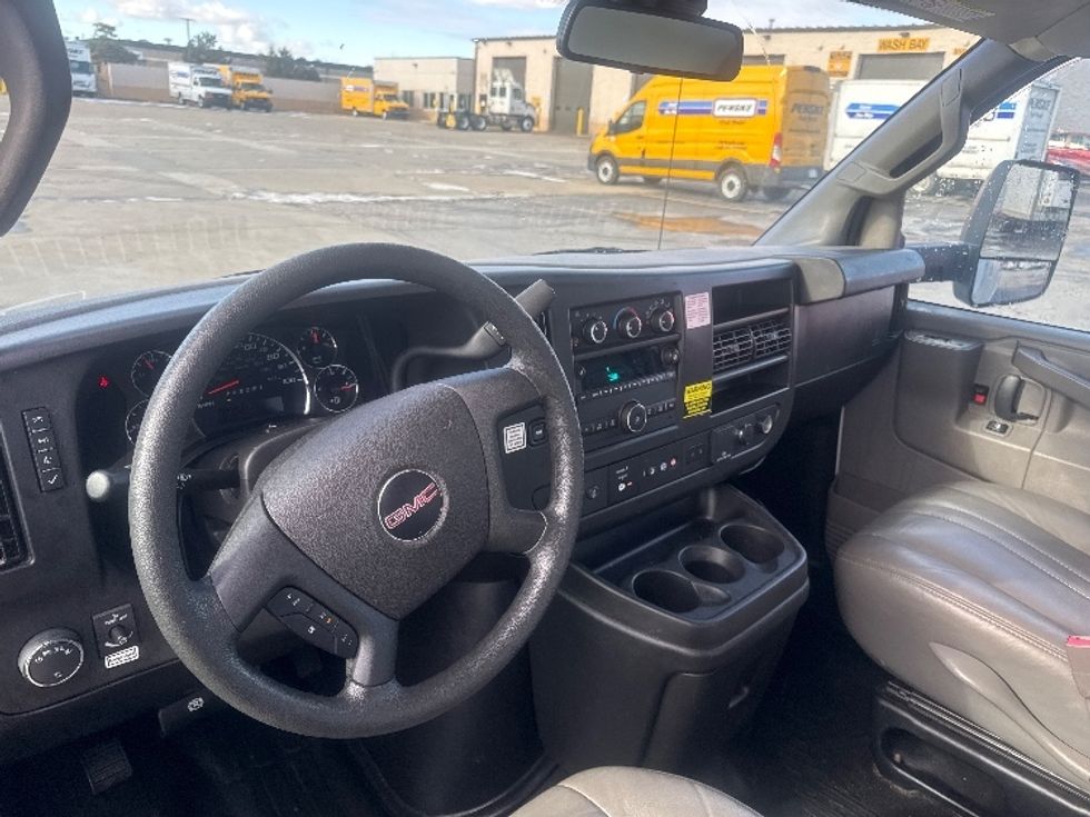 Light Duty Box Truck-Light and Medium Duty Trucks-GMC-2021-Savana G33903-Gahanna-OH-102,435\n\t\tmiles-$ 29,750 - Image 17