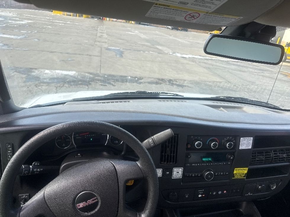 Light Duty Box Truck-Light and Medium Duty Trucks-GMC-2021-Savana G33903-Gahanna-OH-102,435\n\t\tmiles-$ 29,750 - Image 18