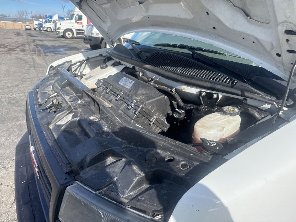 Light Duty Box Truck-Light and Medium Duty Trucks-GMC-2021-Savana G33903-Gahanna-OH-102,435\n\t\tmiles-$ 29,750 - Image 24