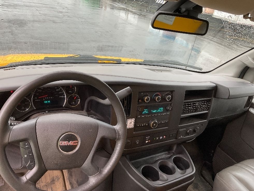 Light Duty Box Truck-Light and Medium Duty Trucks-GMC-2021-Savana G33903-Gahanna-OH-168,016\n\t\tmiles-$ 17,000 - Image 16