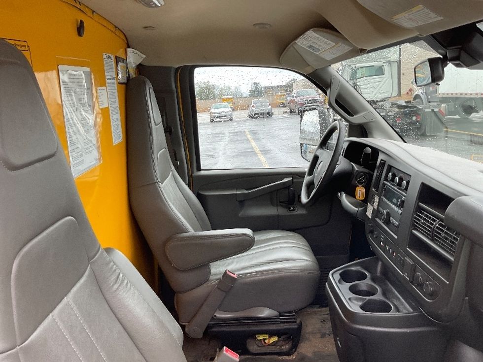 Light Duty Box Truck-Light and Medium Duty Trucks-GMC-2021-Savana G33903-Gahanna-OH-168,016\n\t\tmiles-$ 17,000 - Image 21
