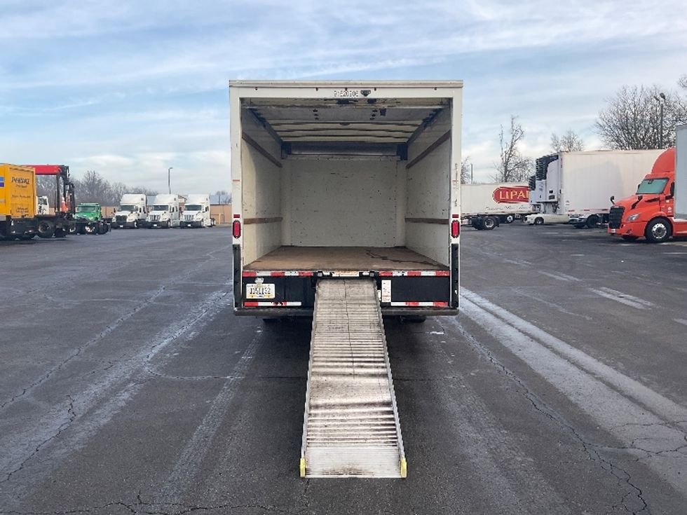 Light Duty Box Truck-Light and Medium Duty Trucks-GMC-2021-Savana G33903-Gahanna-OH-92,357\n\t\tmiles-$ 29,500 - Image 9