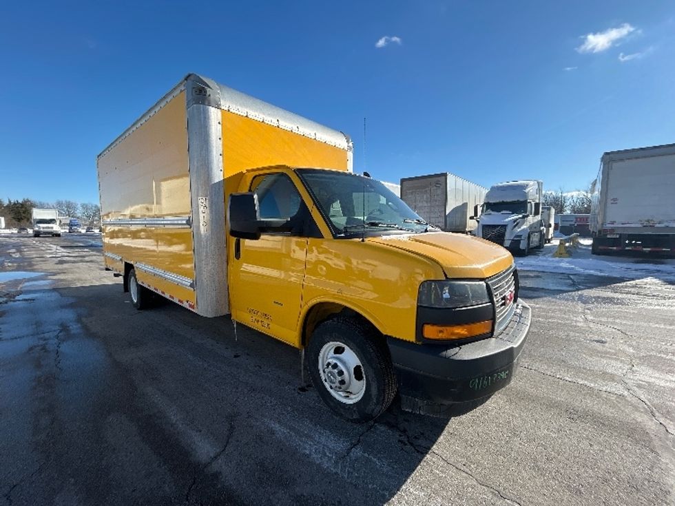 Light Duty Box Truck-Light and Medium Duty Trucks-GMC-2021-Savana G33903-Gahanna-OH-98,036\n\t\tmiles-$ 26,000 - Image 1