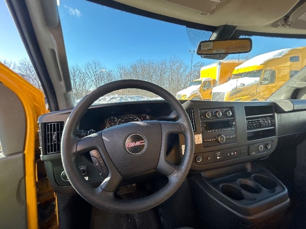 Light Duty Box Truck-Light and Medium Duty Trucks-GMC-2021-Savana G33903-Gahanna-OH-98,036\n\t\tmiles-$ 26,000 - Image 17