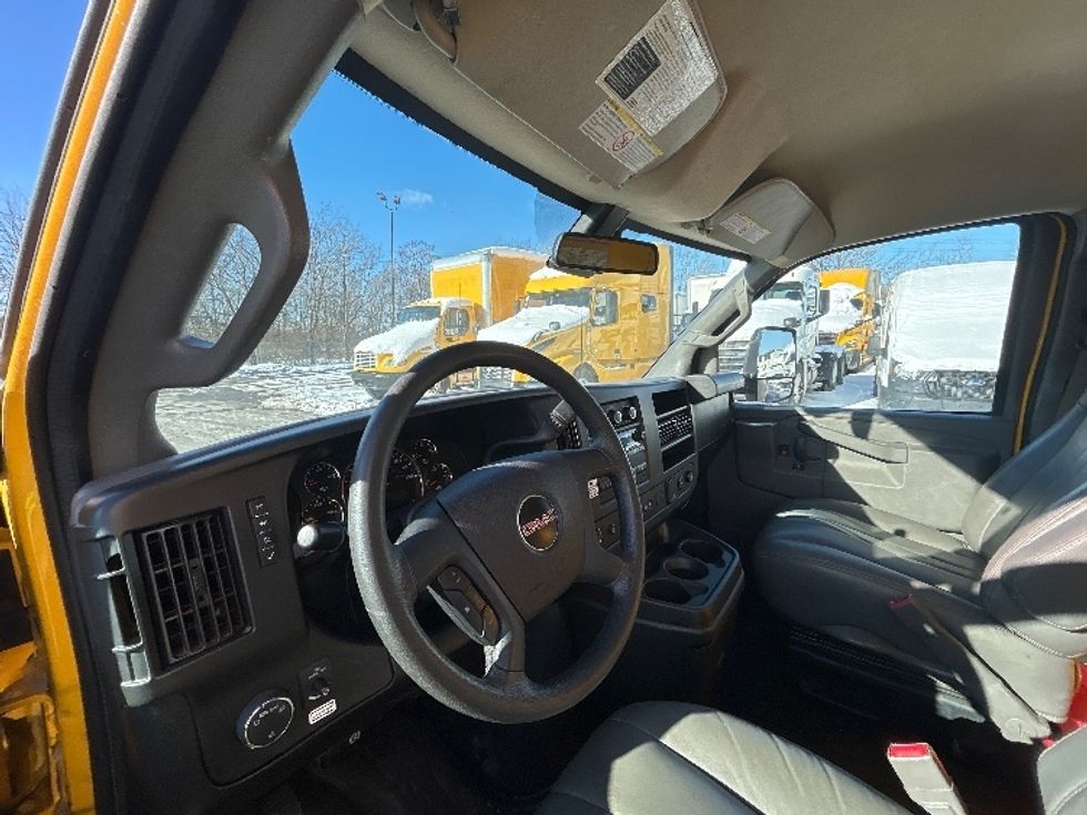 Light Duty Box Truck-Light and Medium Duty Trucks-GMC-2021-Savana G33903-Gahanna-OH-98,036\n\t\tmiles-$ 26,000 - Image 18
