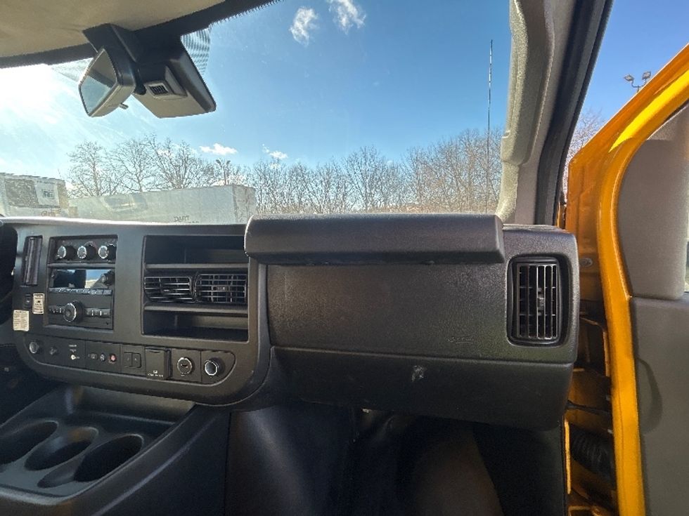 Light Duty Box Truck-Light and Medium Duty Trucks-GMC-2021-Savana G33903-Gahanna-OH-98,036\n\t\tmiles-$ 26,000 - Image 21