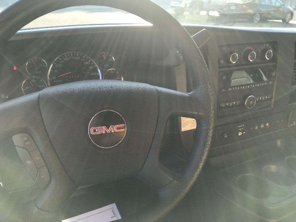 Light Duty Box Truck-Light and Medium Duty Trucks-GMC-2021-Savana G33903-Gainesville-FL-70,321\n\t\tmiles-$ 29,500 - Image 17