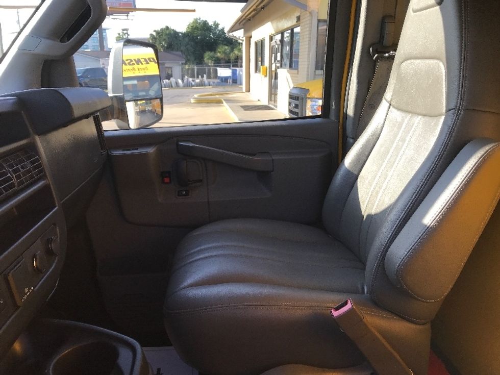 Light Duty Box Truck-Light and Medium Duty Trucks-GMC-2021-Savana G33903-Gainesville-FL-70,321\n\t\tmiles-$ 29,500 - Image 19