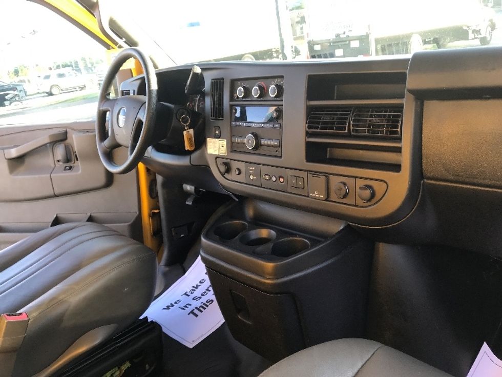 Light Duty Box Truck-Light and Medium Duty Trucks-GMC-2021-Savana G33903-Gainesville-FL-70,321\n\t\tmiles-$ 29,500 - Image 22