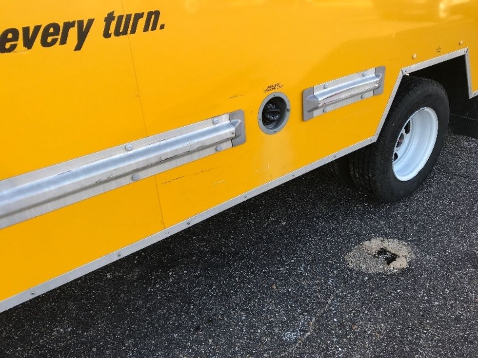 Light Duty Box Truck-Light and Medium Duty Trucks-GMC-2021-Savana G33903-Gainesville-FL-70,321\n\t\tmiles-$ 29,500 - Image 27