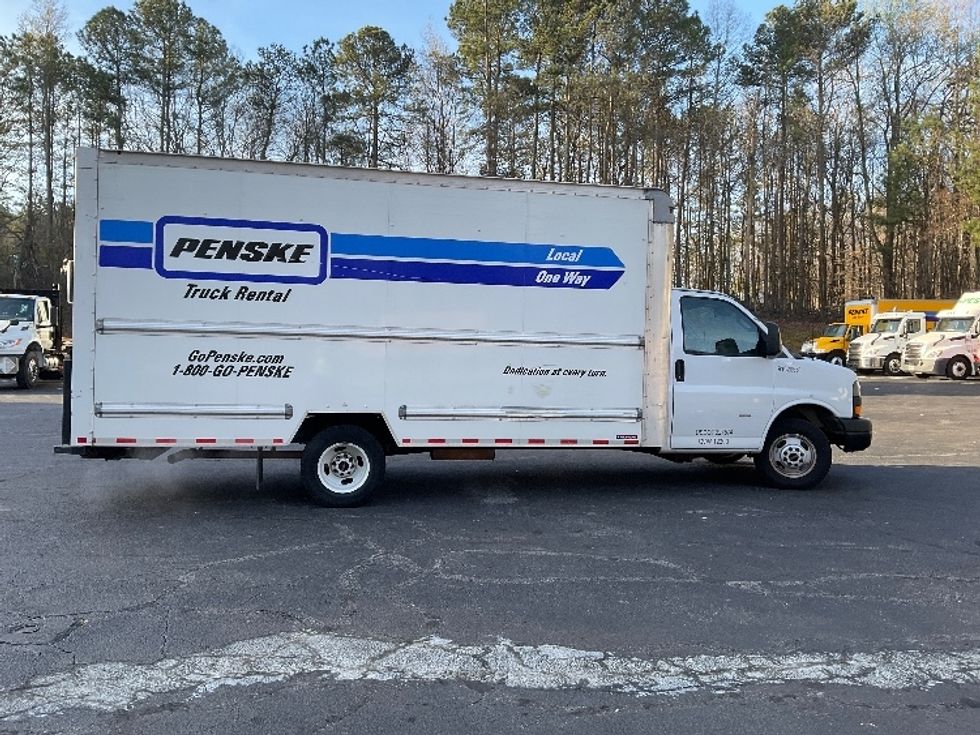 Light Duty Box Truck-Light and Medium Duty Trucks-GMC-2021-Savana G33903-Gainesville-GA-90,687\n\t\tmiles-$ 32,750 - Image 15