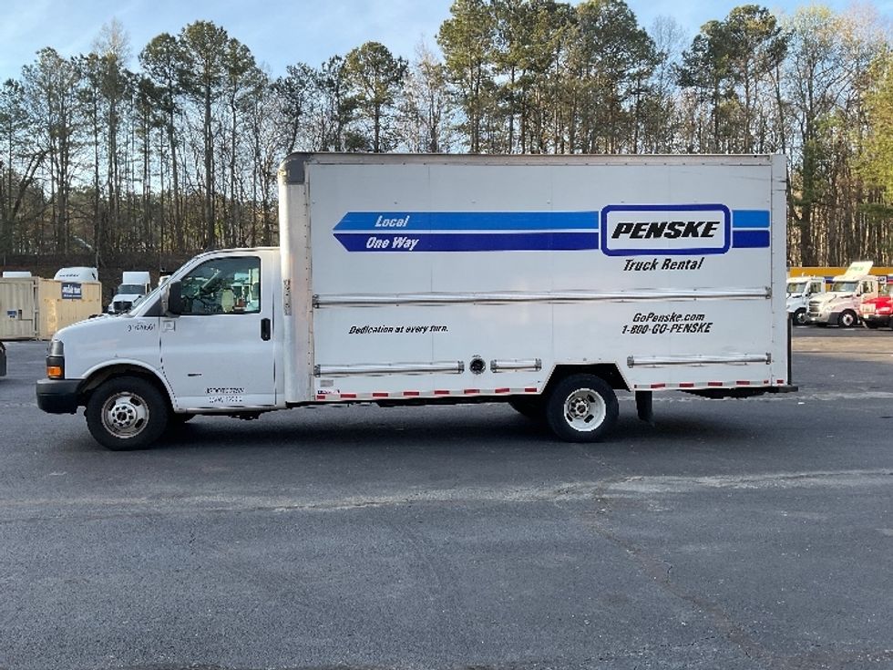 Light Duty Box Truck-Light and Medium Duty Trucks-GMC-2021-Savana G33903-Gainesville-GA-90,687\n\t\tmiles-$ 32,750 - Image 4